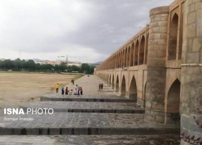 برای سی وسه پل راه دیگری نبود؟