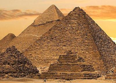 دو هرم باستانی مصر پس از 54 سال به روی عموم باز شد ، گردشگران به تماشای هرم خمیده می روند