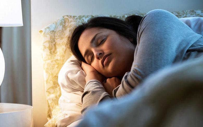 چگونه با بینی گرفته و کیپ بتوانیم بخوابیم؟ خواب راحت با این 9 ترفند جالب