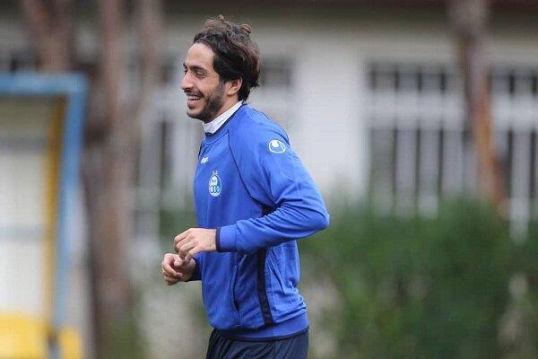 دوری بلند مدت مدافع استقلال از میدان دوری بلند مدت مدافع استقلال از میدان
