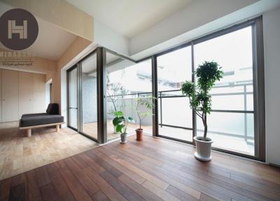 طراحی و بازسازی خانه دو دوست در ژاپن