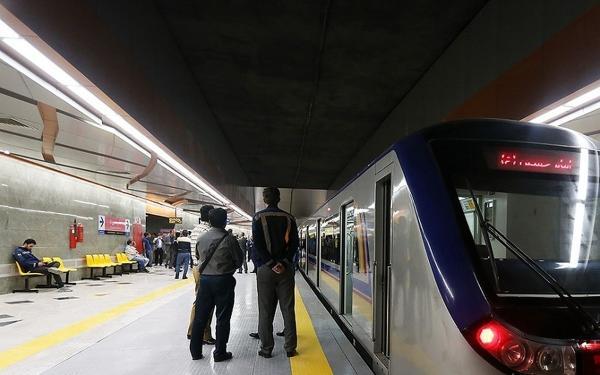 اختلال در خط 3 متروی تهران و سرگردانی مردم